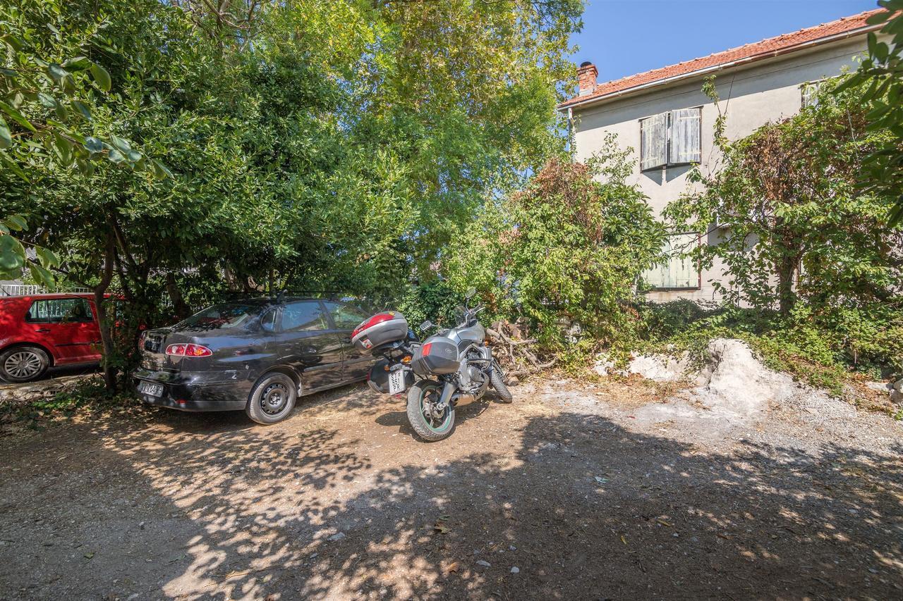 House Sanda Каштела Экстерьер фото